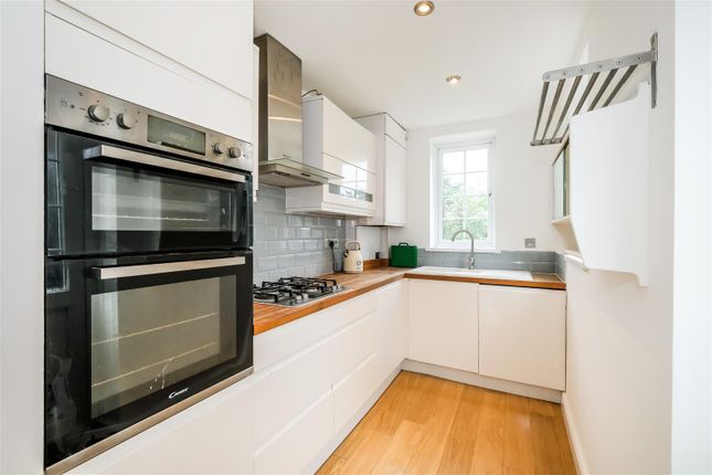 41, Connington Crescent, Chingford photo 2