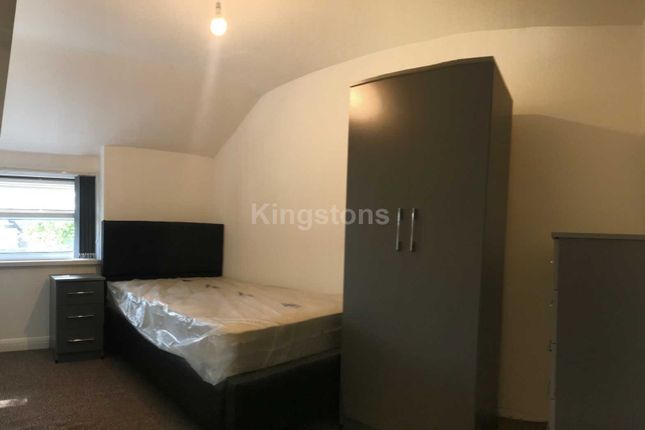 Flat 3, Llanbleddian Gardens, Cardiff photo 4