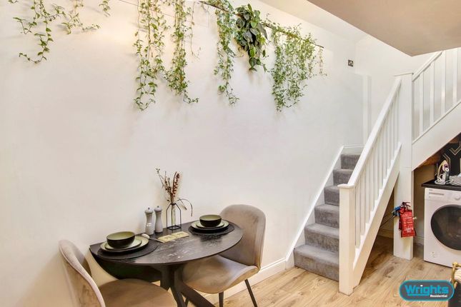 Flat 6, Longfield House, Mortimer Street, Trowbridge photo 4
