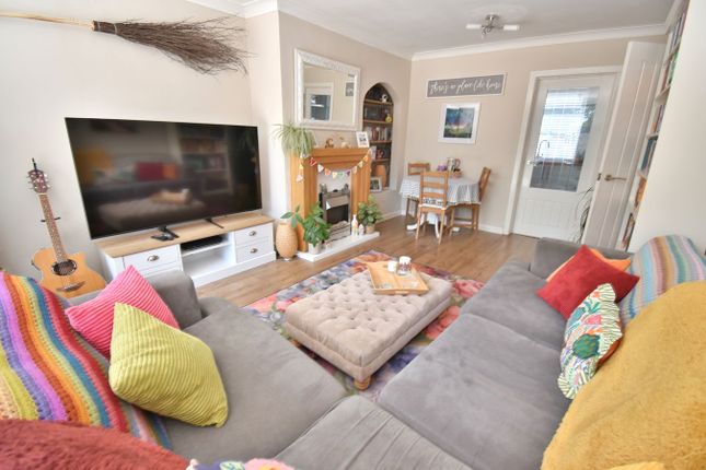 10, Corbin Avenue, Ferndown photo 4