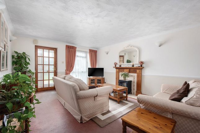 6, Montrose Close, Camberley photo 2