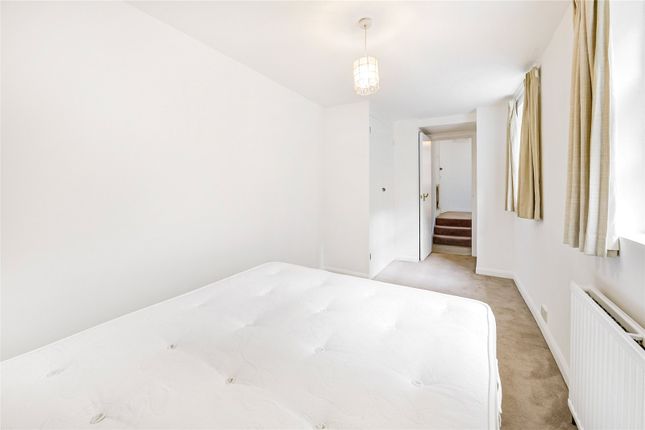 Flat for sale in Tachbrook Street, Westminster