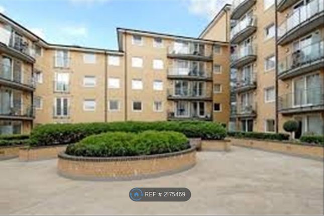 Flat, Berberis House Highfield Road, Feltham photo 3
