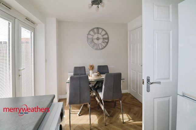 11, Thomas Hill Grove, Mexborough photo 4