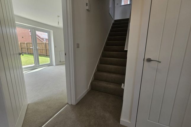 5, Blackthorn Grove, Deeside photo 2