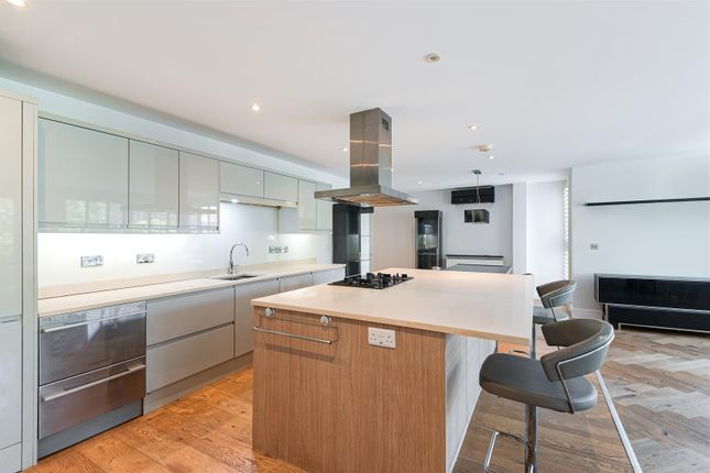 Flat 2, Chandler House, 3 Alexandra Road, Epsom photo 4