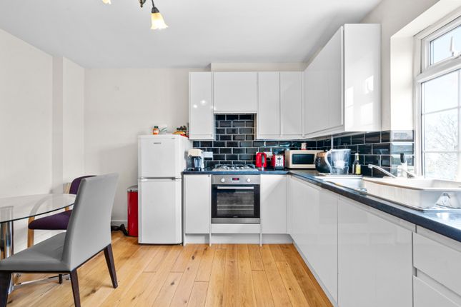 Flat for sale in Spencer Road, Raynes Park