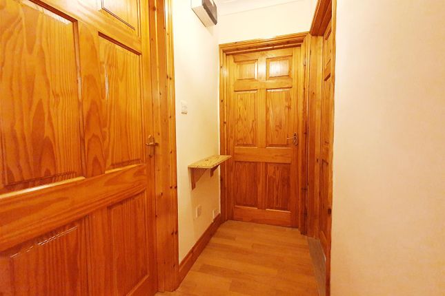 Briar Close, London photo 4