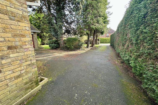 Detached bungalow for sale in Spurgate, Hutton Mount, Brentwood