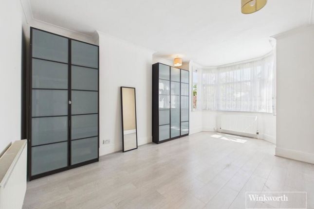 38, Hillside Avenue, Wembley photo 3