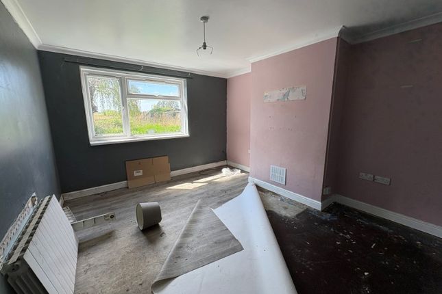 12 Churchfield Road, Outwell, Wisbech photo 4