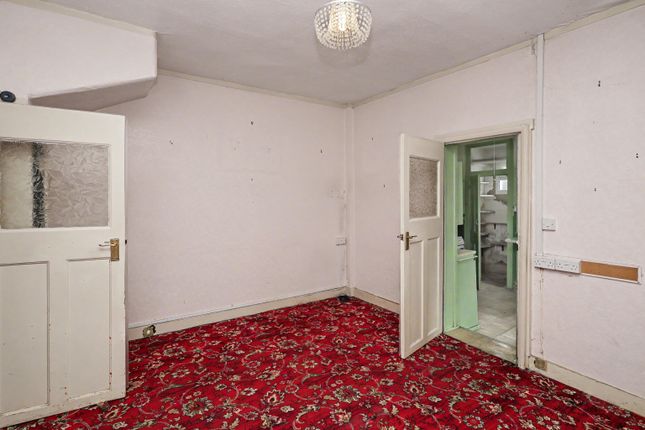 179 Gainsborough Avenue, Manor Park photo 2