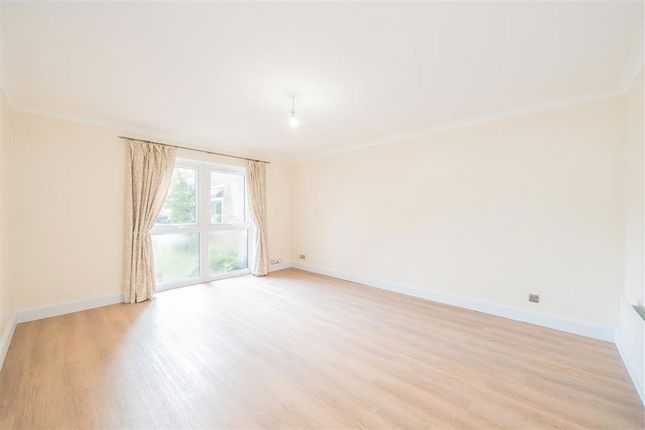 3 Redlands, 10, Cromwell Road, Teddington photo 2