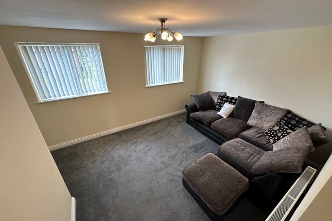111 Vesper Road, Leeds photo 3