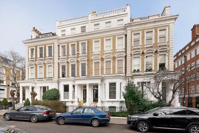Flat for sale in Phillimore Gardens, London