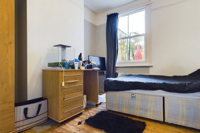 Terraced house to rent in Queens Park Road, Brighton, East Sussex
