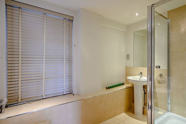 26 Pelham Court 145 Fulham Road,, London photo 4