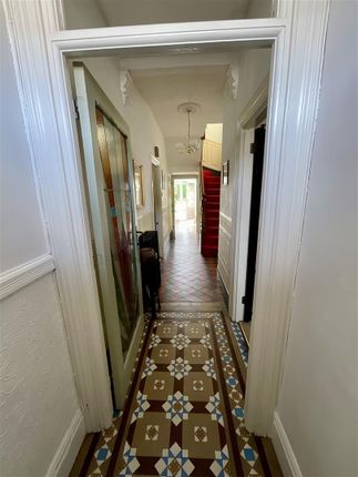 60 Ashburnham Road photo 3