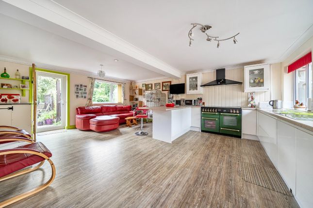 Collis, Stone Cross Road, Bilsington photo 4