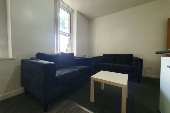 Flat 3, 25-26 Clifton Street, Cardiff photo 5