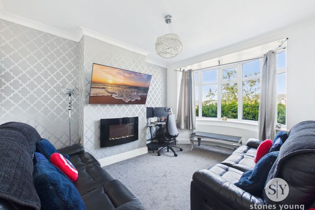 5 Yew Tree Drive, Blackburn photo 2