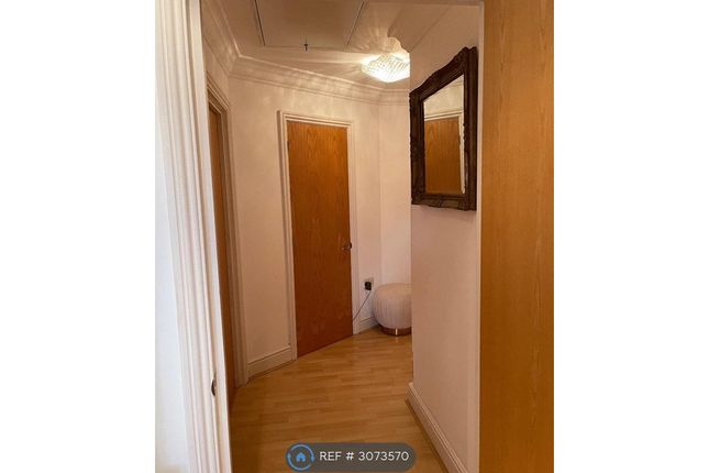 Flat, Castle Gate Castle Street, Reading photo 4