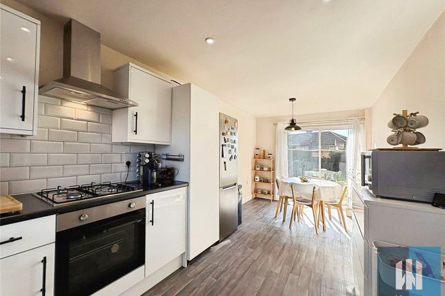 9, Northway Crescent, Mirfield photo 3