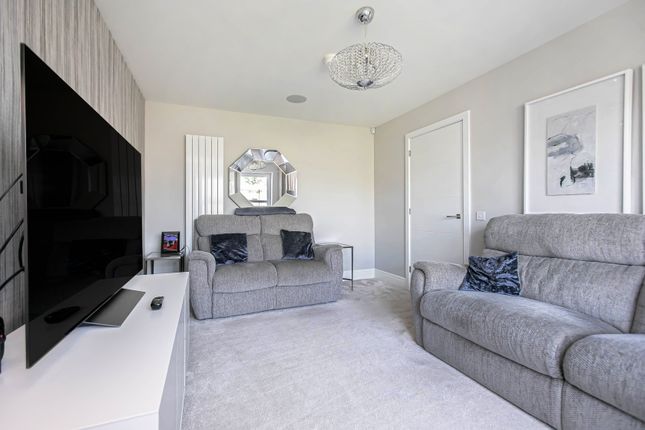 4, Pitdinnie Avenue, Cairneyhill photo 4