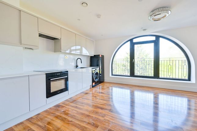 Coombe Road, Kingston Hill photo 3