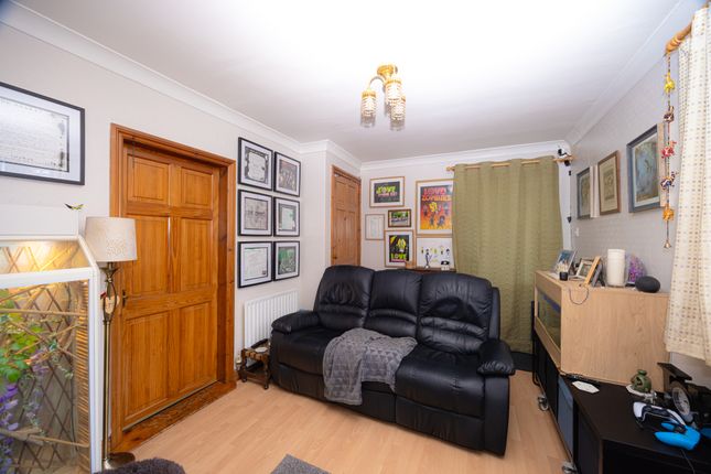 6, Vasey Crescent, Carlisle photo 4