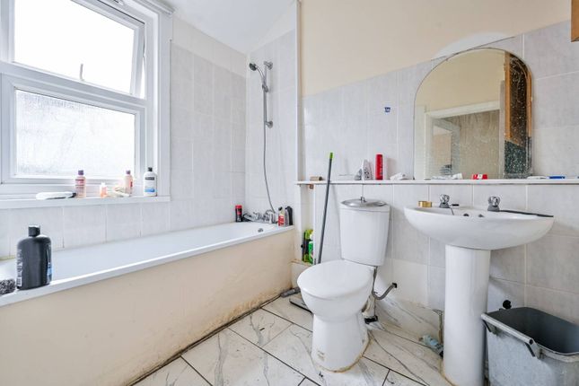 Flat for sale in Sangley Road, Catford, London
