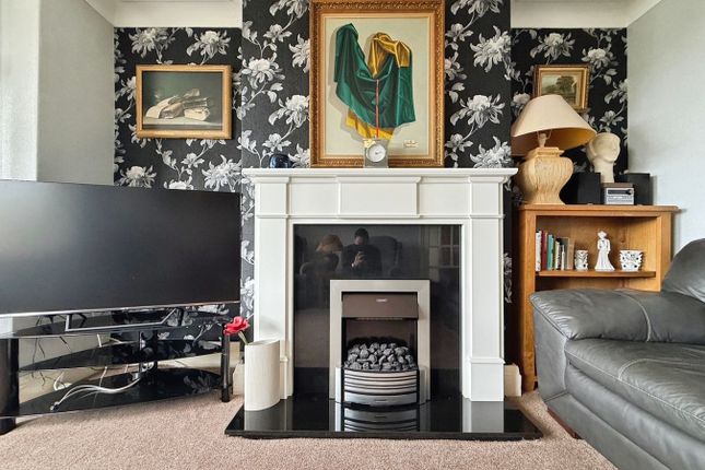 28, Nab Wood Grove, Shipley photo 4