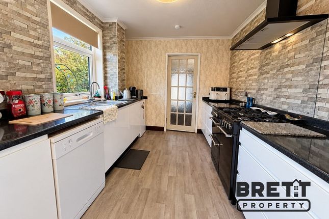 Milton Crescent, Milford Haven photo 3