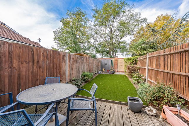 68, Morse Close, Harefield photo 4