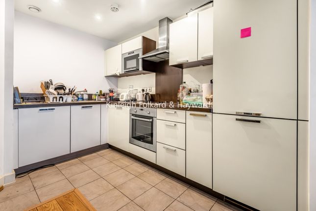 3dc61Ef3-c06A-49A0-9