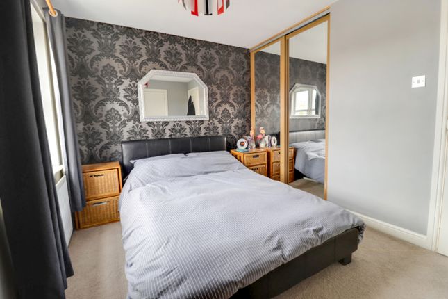 40, SILKSTONE CLOSE, SWADLINCOTE photo 4