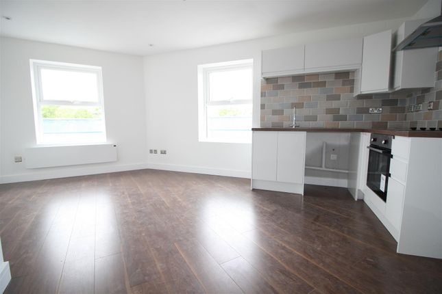 Flat to rent in Old Bank Apartments, Victoria Road, Netherfield, Nottingham