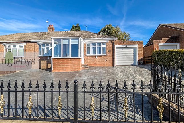 2-bed bungalow on 9, Woodview, Loftus, £200,000