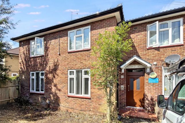 1-bed flat on 37, Beech Drive, Borehamwood, £165,000