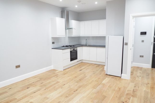 Thumbnail Flat to rent in Fishponds Road, Wokingham