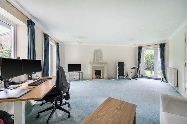 141 Channon Court,, The Dell, Hampshire photo 4