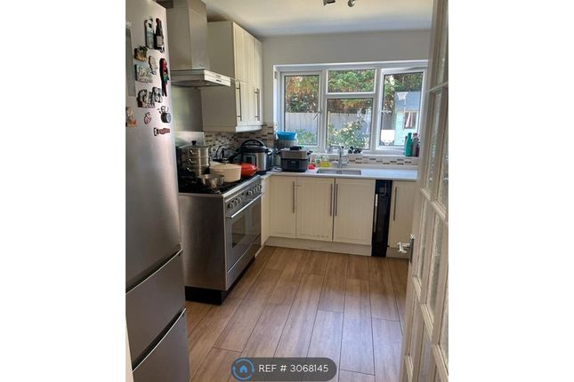 Rickards Close, Surbiton photo 4