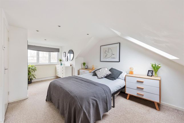 Flat for sale in Hainault Road, London