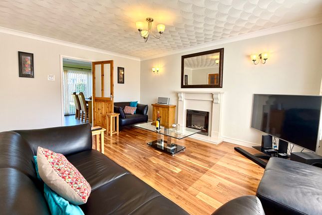 14, Meadow Walk, Gosport photo 3