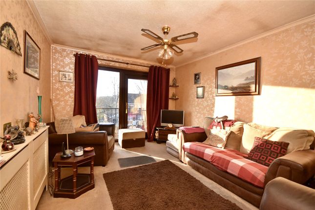 Flat 2, Calderdale Court,, Denbydale Way, Oldham photo 4