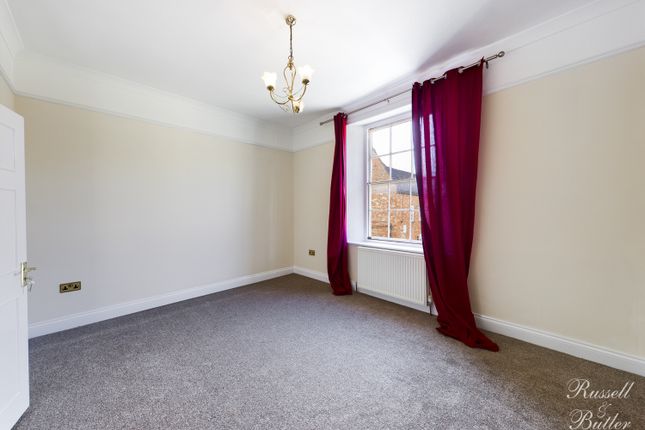 Terraced house to rent in Market Hill, Buckingham