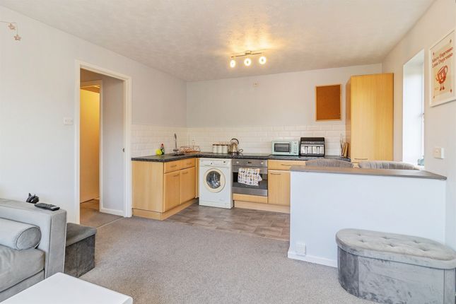 9, Tenterden Crescent, MILTON KEYNES photo 3