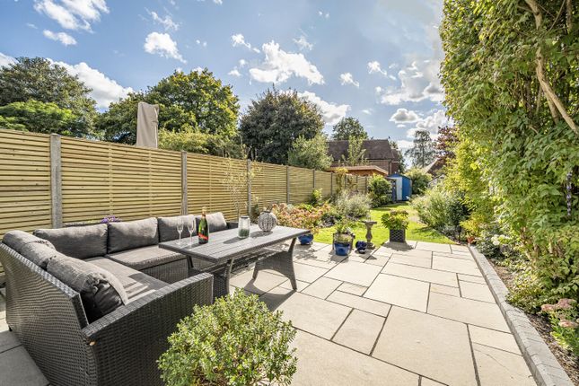 6, George Road, Milford, Godalming photo 2