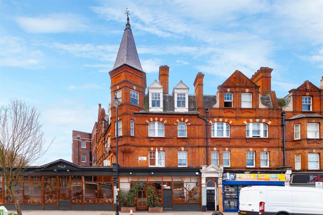 Thumbnail Flat for sale in Green Lanes, London