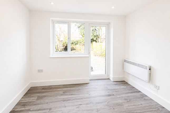 Room 3, 12, Hanover Way, Windsor photo 2